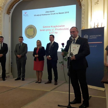 Miano "Gruntu na medal" dwa lata temu zdobył teren przy ul. Prudnickiej w Krapkowicach.