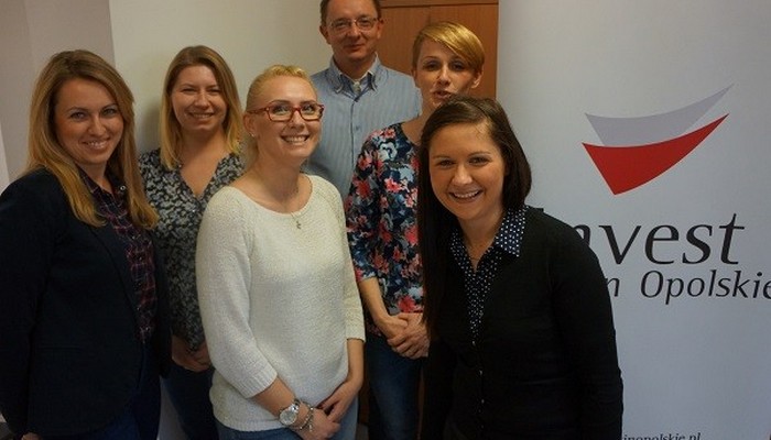 Na zdjęciu powyżej (od lewej): Ewa Dudik, Justyna Warzecha-Michlik, Katarzyna Sobczak, Piotr Regeńczuk, Magdalena Możdżeń, Sabina Namyślik. Na zdjęciu poniżej: Helena Ząbek-Mzyk, Iwona Święch-Olender i Marta Dudek.